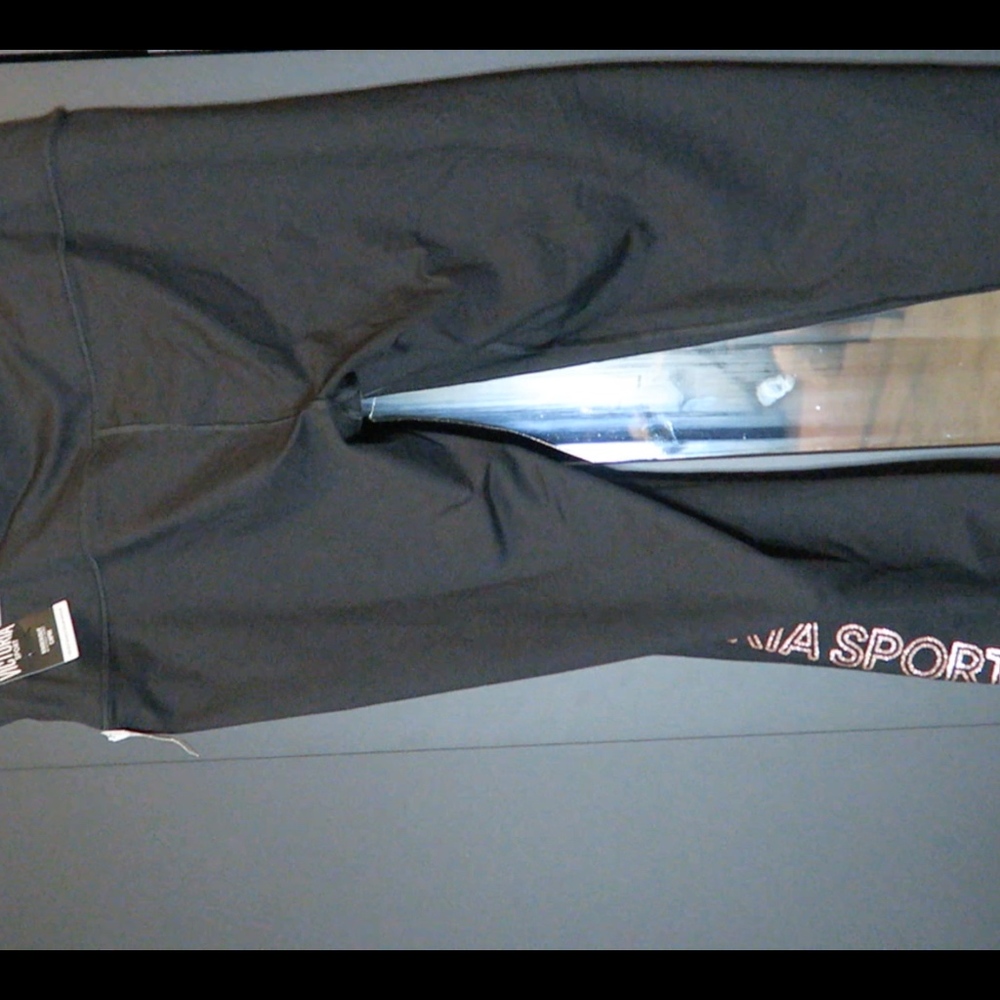 Victoria Sport workout pants (Brand New!!!) - Picture 3 of 8